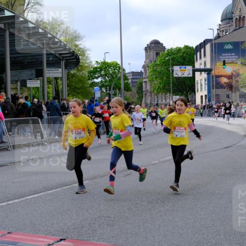 25.04.2026 - Das Zehntel Tim E. http://msf.ph/oto/9569340 25.04.2026 08:57:13 Ziel 1035, 1052, 1075, 1176, 1188, 1244, 1255, 1339, 1556, 1579, 1582, 1585, 1654, 1725, 1741, 1909, 1965, 2028, 2205, 2258, 2538, 2550, 2662, 2753, 2755, 2762, 2819, 2917, 2920, 2921, 3226, 3256, 3324, 3581, 3666, 3705, 3758, 3944 meine-sportfotos.de