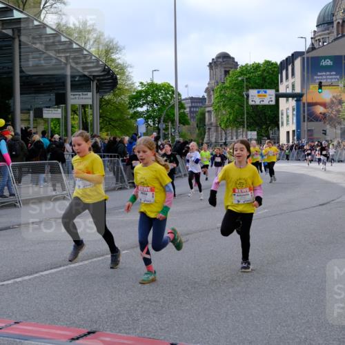 25.04.2026 - Das Zehntel Tim E. http://msf.ph/oto/9569341 25.04.2026 08:57:13 Ziel 1035, 1052, 1075, 1176, 1188, 1244, 1255, 1339, 1556, 1579, 1582, 1585, 1654, 1725, 1741, 1909, 1965, 2028, 2205, 2258, 2538, 2550, 2662, 2753, 2755, 2762, 2819, 2917, 2920, 2921, 3226, 3256, 3324, 3581, 3666, 3705, 3758, 3944 meine-sportfotos.de