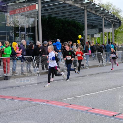 25.04.2026 - Das Zehntel Tim E. http://msf.ph/oto/9569347 25.04.2026 08:57:15 Ziel 1176, 1188, 1244, 1255, 1556, 1571, 1582, 1585, 1588, 1654, 1674, 1725, 1741, 1748, 1895, 1896, 1909, 2028, 2205, 2489, 2538, 2550, 2662, 2753, 2755, 2762, 2917, 3226, 3256, 3324, 3581, 3666, 3705, 3758, 3944 meine-sportfotos.de