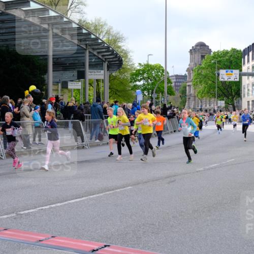 25.04.2026 - Das Zehntel Tim E. http://msf.ph/oto/9569349 25.04.2026 08:57:17 Ziel 1188, 1244, 1255, 1556, 1571, 1582, 1585, 1588, 1674, 1725, 1741, 1748, 1895, 1896, 1909, 1951, 2216, 2489, 2538, 2550, 2662, 2753, 2755, 2762, 3226, 3256, 3581, 3591, 3705, 3758, 3846, 3855 meine-sportfotos.de