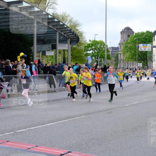 25.04.2026 - Das Zehntel Tim E. http://msf.ph/oto/9569351 25.04.2026 08:57:17 Ziel 1188, 1244, 1255, 1556, 1571, 1582, 1585, 1588, 1674, 1725, 1741, 1748, 1895, 1896, 1909, 1951, 2216, 2489, 2538, 2550, 2662, 2753, 2755, 2762, 3226, 3256, 3581, 3591, 3705, 3758, 3846, 3855 meine-sportfotos.de