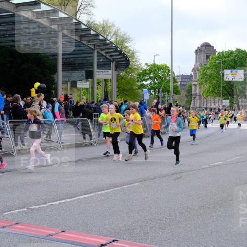 25.04.2026 - Das Zehntel Tim E. http://msf.ph/oto/9569352 25.04.2026 08:57:17 Ziel 1188, 1244, 1255, 1556, 1571, 1582, 1585, 1588, 1674, 1725, 1741, 1748, 1895, 1896, 1909, 1951, 2216, 2489, 2538, 2550, 2662, 2753, 2755, 2762, 3226, 3256, 3581, 3591, 3705, 3758, 3846, 3855 meine-sportfotos.de