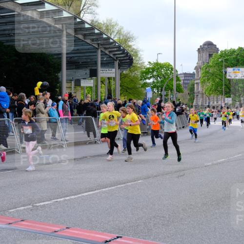 25.04.2026 - Das Zehntel Tim E. http://msf.ph/oto/9569353 25.04.2026 08:57:17 Ziel 1188, 1244, 1255, 1556, 1571, 1582, 1585, 1588, 1674, 1725, 1741, 1748, 1895, 1896, 1909, 1951, 2216, 2489, 2538, 2550, 2662, 2753, 2755, 2762, 3226, 3256, 3581, 3591, 3705, 3758, 3846, 3855 meine-sportfotos.de