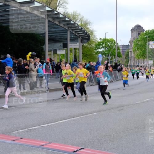 25.04.2026 - Das Zehntel Tim E. http://msf.ph/oto/9569355 25.04.2026 08:57:17 Ziel 1188, 1244, 1255, 1556, 1571, 1582, 1585, 1588, 1674, 1725, 1741, 1748, 1895, 1896, 1909, 1951, 2216, 2489, 2538, 2550, 2662, 2753, 2755, 2762, 3226, 3256, 3581, 3591, 3705, 3758, 3846, 3855 meine-sportfotos.de