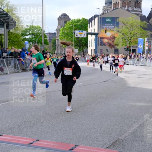 25.04.2026 - Das Zehntel Tim E. http://msf.ph/oto/9569367 25.04.2026 08:57:21 Ziel 1244, 1255, 1571, 1588, 1668, 1674, 1725, 1741, 1748, 1895, 1896, 1951, 1961, 1967, 1988, 2216, 2477, 2489, 2662, 3160, 3473, 3499, 3581, 3591, 3705, 3846, 3855, 3898 meine-sportfotos.de