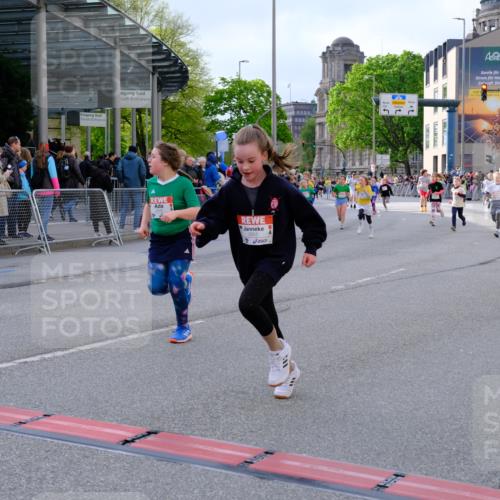 25.04.2026 - Das Zehntel Tim E. http://msf.ph/oto/9569371 25.04.2026 08:57:21 Ziel 1244, 1255, 1571, 1588, 1668, 1674, 1725, 1741, 1748, 1895, 1896, 1951, 1961, 1967, 1988, 2216, 2477, 2489, 2662, 3160, 3473, 3499, 3581, 3591, 3705, 3846, 3855, 3898 meine-sportfotos.de