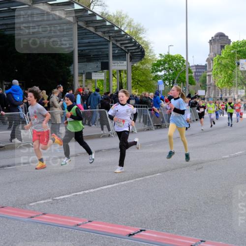 25.04.2026 - Das Zehntel Tim E. http://msf.ph/oto/9569385 25.04.2026 08:57:28 Ziel 1455, 1668, 1673, 1754, 1757, 1938, 1951, 1961, 1967, 1972, 1988, 2216, 2280, 2416, 2477, 2773, 2790, 3160, 3187, 3276, 3344, 3473, 3499, 3591, 3795, 3846, 3855, 3898 meine-sportfotos.de