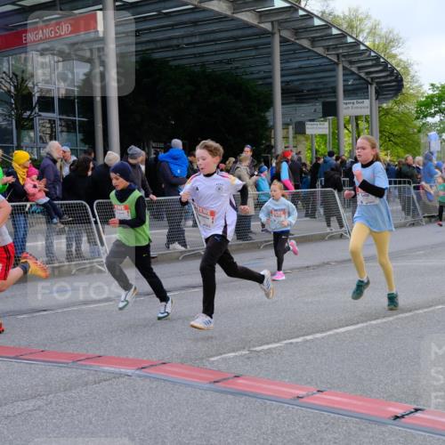 25.04.2026 - Das Zehntel Tim E. http://msf.ph/oto/9569391 25.04.2026 08:57:29 Ziel 1455, 1668, 1673, 1754, 1757, 1938, 1951, 1961, 1967, 1972, 1988, 2280, 2288, 2289, 2416, 2477, 2773, 2790, 3160, 3179, 3187, 3276, 3344, 3473, 3499, 3795, 3898 meine-sportfotos.de