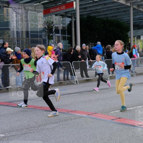 25.04.2026 - Das Zehntel Tim E. http://msf.ph/oto/9569396 25.04.2026 08:57:30 Ziel 1455, 1668, 1673, 1754, 1757, 1938, 1961, 1967, 1972, 1988, 2280, 2288, 2289, 2416, 2423, 2477, 2566, 2773, 2790, 3160, 3179, 3187, 3276, 3344, 3473, 3499, 3795, 3898 meine-sportfotos.de