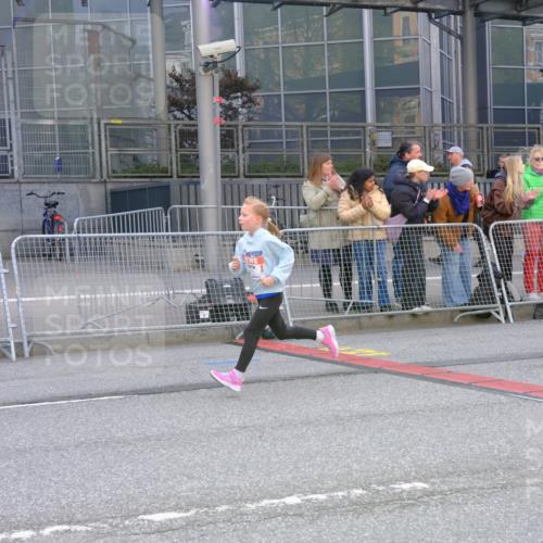 25.04.2026 - Das Zehntel Tim E. http://msf.ph/oto/9569401 25.04.2026 08:57:31 Ziel 1455, 1668, 1673, 1754, 1757, 1938, 1961, 1967, 1972, 1988, 2280, 2288, 2289, 2416, 2423, 2477, 2566, 2773, 2790, 3160, 3179, 3187, 3276, 3344, 3466, 3473, 3499, 3795, 3898 meine-sportfotos.de