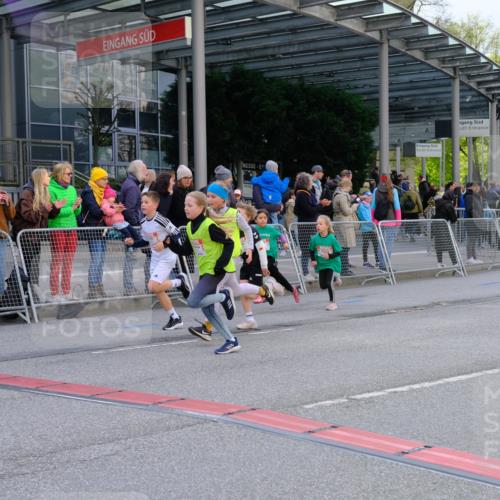25.04.2026 - Das Zehntel Tim E. http://msf.ph/oto/9569406 25.04.2026 08:57:33 Ziel 1455, 1668, 1673, 1754, 1757, 1819, 1938, 1967, 1972, 2280, 2288, 2289, 2416, 2423, 2566, 2773, 2790, 2853, 3179, 3187, 3224, 3276, 3344, 3466, 3473, 3499, 3795, 3898, 4029 meine-sportfotos.de
