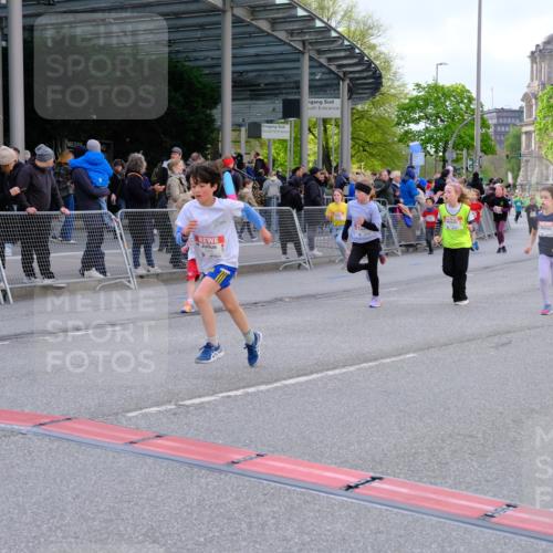 25.04.2026 - Das Zehntel Tim E. http://msf.ph/oto/9569420 25.04.2026 08:57:36 Ziel 1455, 1754, 1819, 1938, 1953, 1990, 2280, 2288, 2289, 2423, 2566, 2773, 2790, 2809, 2821, 2853, 3179, 3187, 3224, 3276, 3342, 3344, 3466, 3795, 4029 meine-sportfotos.de