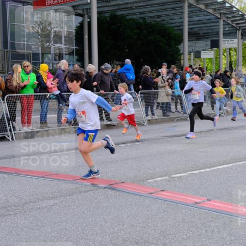25.04.2026 - Das Zehntel Tim E. http://msf.ph/oto/9569425 25.04.2026 08:57:36 Ziel 1455, 1754, 1819, 1938, 1953, 1990, 2280, 2288, 2289, 2423, 2566, 2773, 2790, 2809, 2821, 2853, 3179, 3187, 3224, 3276, 3342, 3344, 3466, 3795, 4029 meine-sportfotos.de