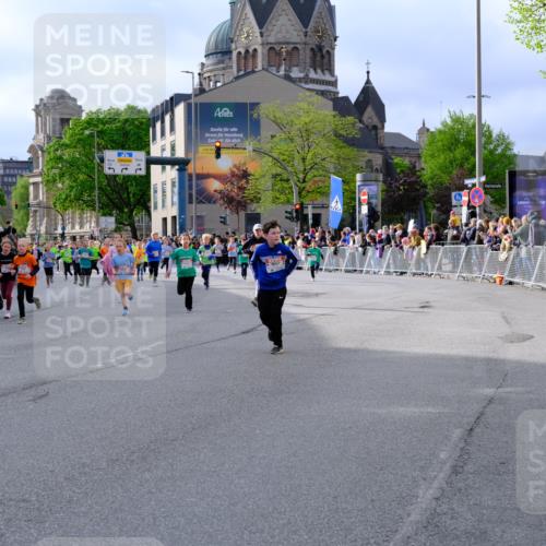 25.04.2026 - Das Zehntel Tim E. http://msf.ph/oto/9569444 25.04.2026 08:57:45 Ziel 1159, 1538, 1578, 1648, 1656, 1733, 1819, 1953, 1990, 2232, 2290, 2809, 2821, 2916, 3001, 3030, 3034, 3224, 3342, 3804, 3813, 3817, 3931 meine-sportfotos.de