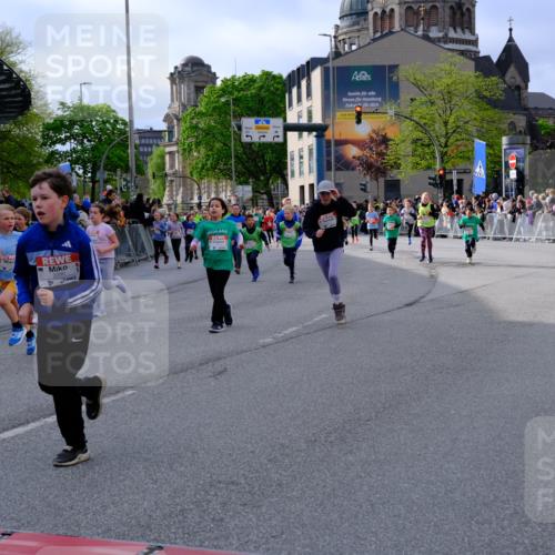 25.04.2026 - Das Zehntel Tim E. http://msf.ph/oto/9569446 25.04.2026 08:57:47 Ziel 1159, 1211, 1538, 1578, 1648, 1656, 1733, 1953, 1990, 2232, 2290, 2314, 2471, 2809, 2821, 2916, 3001, 3030, 3034, 3281, 3297, 3342, 3804, 3813, 3817, 3931 meine-sportfotos.de