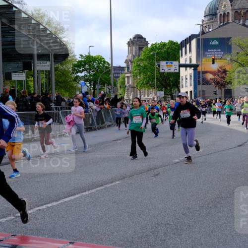 25.04.2026 - Das Zehntel Tim E. http://msf.ph/oto/9569451 25.04.2026 08:57:48 Ziel 1159, 1211, 1538, 1578, 1648, 1656, 1733, 1953, 1990, 2232, 2290, 2314, 2471, 2916, 3001, 3030, 3034, 3281, 3297, 3804, 3813, 3817, 3931 meine-sportfotos.de
