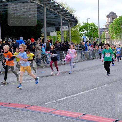 25.04.2026 - Das Zehntel Tim E. http://msf.ph/oto/9569452 25.04.2026 08:57:48 Ziel 1159, 1211, 1538, 1578, 1648, 1656, 1733, 1953, 1990, 2232, 2290, 2314, 2471, 2916, 3001, 3030, 3034, 3281, 3297, 3804, 3813, 3817, 3931 meine-sportfotos.de