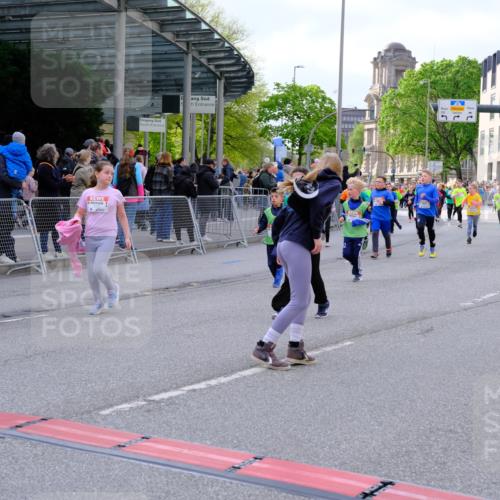 25.04.2026 - Das Zehntel Tim E. http://msf.ph/oto/9569460 25.04.2026 08:57:49 Ziel 1159, 1211, 1538, 1578, 1648, 1656, 1733, 2147, 2150, 2232, 2290, 2314, 2471, 2916, 2974, 3001, 3030, 3034, 3281, 3297, 3368, 3381, 3804, 3813, 3817, 3894, 3931 meine-sportfotos.de