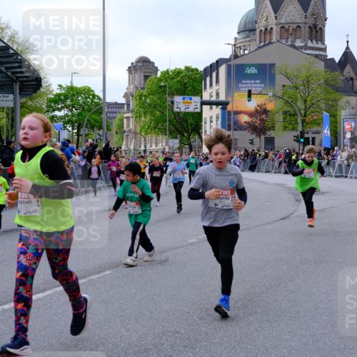 25.04.2026 - Das Zehntel Tim E. http://msf.ph/oto/9569471 25.04.2026 08:57:55 Ziel 1156, 1159, 1181, 1211, 1215, 1399, 1518, 1520, 1522, 1538, 1578, 1656, 1808, 2147, 2150, 2232, 2290, 2314, 2359, 2373, 2471, 2580, 2655, 2685, 2916, 2947, 2974, 3067, 3086, 3281, 3297, 3346, 3368, 3381, 3710, 3712, 3894 meine-sportfotos.de