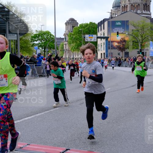 25.04.2026 - Das Zehntel Tim E. http://msf.ph/oto/9569474 25.04.2026 08:57:55 Ziel 1156, 1159, 1181, 1211, 1215, 1399, 1518, 1520, 1522, 1538, 1578, 1656, 1808, 2147, 2150, 2232, 2290, 2314, 2359, 2373, 2471, 2580, 2655, 2685, 2916, 2947, 2974, 3067, 3086, 3281, 3297, 3346, 3368, 3381, 3710, 3712, 3894 meine-sportfotos.de