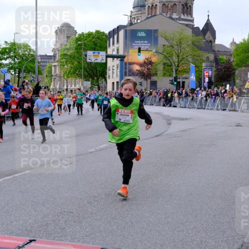 25.04.2026 - Das Zehntel Tim E. http://msf.ph/oto/9569477 25.04.2026 08:57:56 Ziel 1156, 1159, 1181, 1211, 1215, 1399, 1518, 1520, 1522, 1538, 1578, 1656, 1808, 2147, 2150, 2232, 2314, 2359, 2373, 2471, 2561, 2580, 2655, 2685, 2916, 2947, 2974, 3067, 3086, 3281, 3297, 3346, 3368, 3381, 3710, 3712, 3894 meine-sportfotos.de