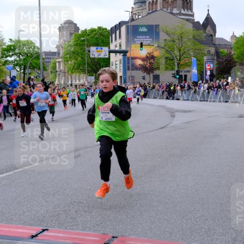 25.04.2026 - Das Zehntel Tim E. http://msf.ph/oto/9569479 25.04.2026 08:57:57 Ziel 1019, 1029, 1156, 1181, 1211, 1215, 1399, 1518, 1520, 1522, 1538, 1578, 1808, 2147, 2150, 2232, 2314, 2359, 2373, 2471, 2476, 2561, 2580, 2655, 2685, 2947, 2974, 3067, 3086, 3281, 3297, 3346, 3368, 3381, 3710, 3712, 3894 meine-sportfotos.de