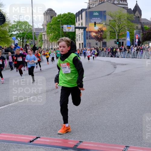 25.04.2026 - Das Zehntel Tim E. http://msf.ph/oto/9569480 25.04.2026 08:57:57 Ziel 1019, 1029, 1156, 1181, 1211, 1215, 1399, 1518, 1520, 1522, 1538, 1578, 1808, 2147, 2150, 2232, 2314, 2359, 2373, 2471, 2476, 2561, 2580, 2655, 2685, 2947, 2974, 3067, 3086, 3281, 3297, 3346, 3368, 3381, 3710, 3712, 3894 meine-sportfotos.de
