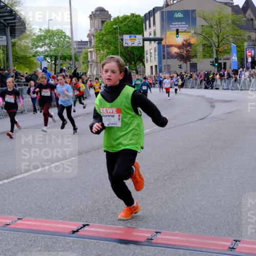 25.04.2026 - Das Zehntel Tim E. http://msf.ph/oto/9569481 25.04.2026 08:57:57 Ziel 1019, 1029, 1156, 1181, 1211, 1215, 1399, 1518, 1520, 1522, 1538, 1578, 1808, 2147, 2150, 2232, 2314, 2359, 2373, 2471, 2476, 2561, 2580, 2655, 2685, 2947, 2974, 3067, 3086, 3281, 3297, 3346, 3368, 3381, 3710, 3712, 3894 meine-sportfotos.de