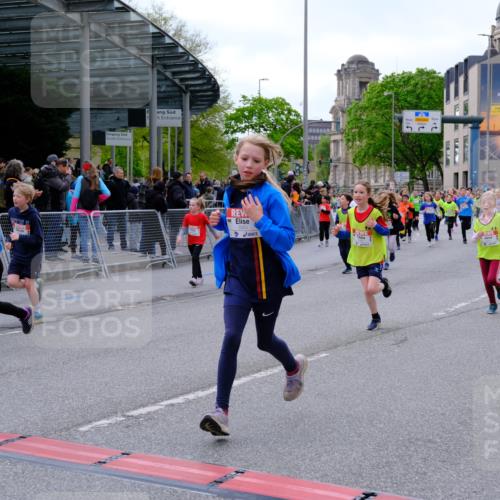 25.04.2026 - Das Zehntel Tim E. http://msf.ph/oto/9569489 25.04.2026 08:58:09 Ziel 1019, 1029, 1046, 1144, 1163, 1276, 1402, 1512, 1543, 1552, 1672, 1964, 2030, 2035, 2426, 2447, 2476, 2861, 2976, 2992, 3166, 3200, 3257, 3353, 3455, 3507, 3687, 3911, 3942, 3943 meine-sportfotos.de