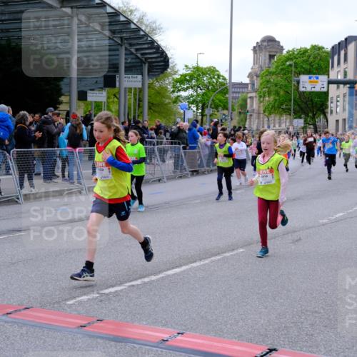 25.04.2026 - Das Zehntel Tim E. http://msf.ph/oto/9569497 25.04.2026 08:58:10 Ziel 1046, 1144, 1163, 1276, 1402, 1512, 1543, 1552, 1672, 1892, 1894, 1964, 2030, 2035, 2426, 2447, 2861, 2867, 2976, 2992, 3166, 3200, 3257, 3353, 3455, 3507, 3687, 3911, 3942, 3943 meine-sportfotos.de