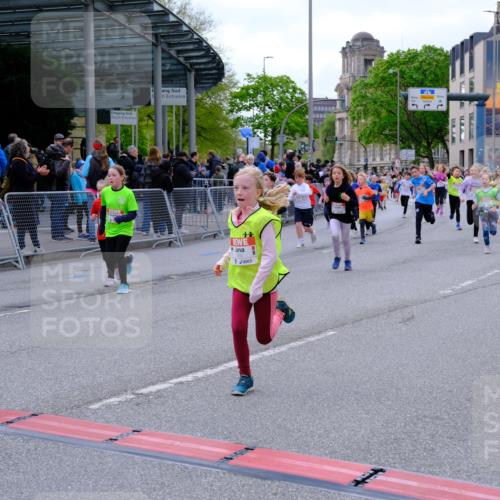 25.04.2026 - Das Zehntel Tim E. http://msf.ph/oto/9569500 25.04.2026 08:58:10 Ziel 1046, 1144, 1163, 1276, 1402, 1512, 1543, 1552, 1672, 1892, 1894, 1964, 2030, 2035, 2426, 2447, 2861, 2867, 2976, 2992, 3166, 3200, 3257, 3353, 3455, 3507, 3687, 3911, 3942, 3943 meine-sportfotos.de