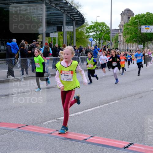 25.04.2026 - Das Zehntel Tim E. http://msf.ph/oto/9569503 25.04.2026 08:58:11 Ziel 1046, 1144, 1163, 1276, 1402, 1512, 1552, 1672, 1839, 1892, 1894, 1964, 1966, 2014, 2030, 2035, 2426, 2447, 2867, 2976, 2986, 2992, 3166, 3200, 3257, 3353, 3455, 3507, 3687, 3942, 3943, 3965 meine-sportfotos.de