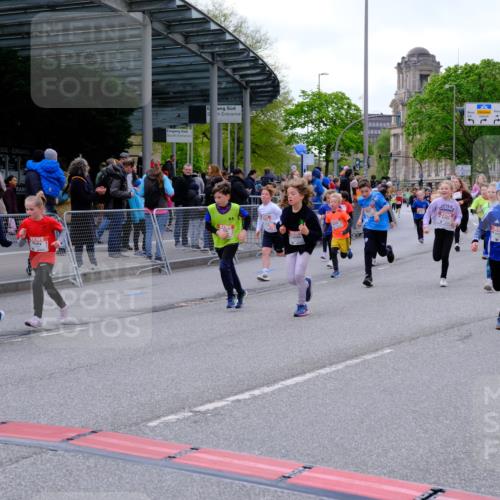 25.04.2026 - Das Zehntel Tim E. http://msf.ph/oto/9569504 25.04.2026 08:58:12 Ziel 1046, 1144, 1163, 1276, 1402, 1512, 1672, 1839, 1892, 1894, 1964, 1966, 2014, 2030, 2035, 2330, 2426, 2447, 2867, 2976, 2986, 2992, 3166, 3200, 3257, 3353, 3455, 3479, 3507, 3687, 3942, 3943, 3965 meine-sportfotos.de