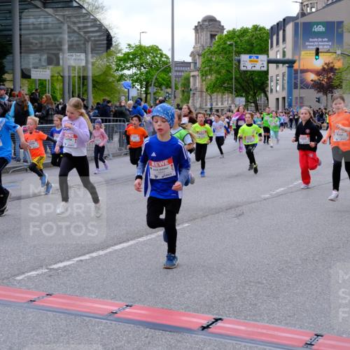 25.04.2026 - Das Zehntel Tim E. http://msf.ph/oto/9569511 25.04.2026 08:58:13 Ziel 1046, 1163, 1276, 1402, 1404, 1512, 1672, 1755, 1839, 1892, 1894, 1964, 1966, 1994, 2014, 2030, 2035, 2330, 2426, 2447, 2867, 2976, 2986, 2992, 3166, 3200, 3257, 3353, 3355, 3361, 3455, 3479, 3507, 3687, 3725, 3943, 3965 meine-sportfotos.de