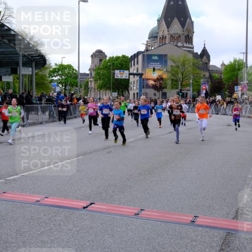 25.04.2026 - Das Zehntel Tim E. http://msf.ph/oto/9569521 25.04.2026 08:58:17 Ziel 1163, 1276, 1402, 1404, 1512, 1601, 1672, 1755, 1756, 1839, 1892, 1894, 1964, 1966, 1970, 1994, 2014, 2030, 2033, 2035, 2111, 2330, 2553, 2867, 2976, 2986, 2992, 3084, 3095, 3166, 3200, 3257, 3278, 3355, 3361, 3467, 3479, 3486, 3503, 3507, 3538, 3725, 3918, 3928, 3943, 3965 meine-sportfotos.de