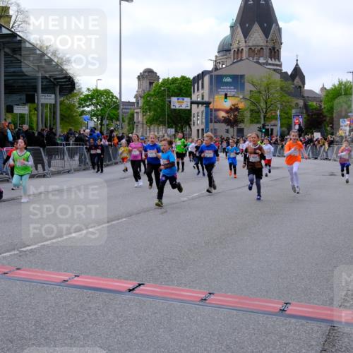 25.04.2026 - Das Zehntel Tim E. http://msf.ph/oto/9569522 25.04.2026 08:58:17 Ziel 1163, 1276, 1402, 1404, 1512, 1601, 1672, 1755, 1756, 1839, 1892, 1894, 1964, 1966, 1970, 1994, 2014, 2030, 2033, 2035, 2111, 2330, 2553, 2867, 2976, 2986, 2992, 3084, 3095, 3166, 3200, 3257, 3278, 3355, 3361, 3467, 3479, 3486, 3503, 3507, 3538, 3725, 3918, 3928, 3943, 3965 meine-sportfotos.de