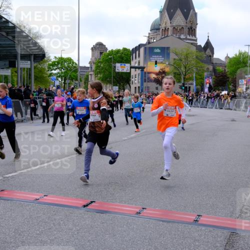 25.04.2026 - Das Zehntel Tim E. http://msf.ph/oto/9569527 25.04.2026 08:58:18 Ziel 1163, 1402, 1404, 1512, 1601, 1672, 1755, 1756, 1839, 1892, 1894, 1964, 1966, 1970, 1994, 2014, 2030, 2033, 2035, 2111, 2330, 2553, 2867, 2976, 2986, 2992, 3084, 3095, 3200, 3257, 3278, 3326, 3355, 3361, 3467, 3479, 3486, 3503, 3507, 3538, 3725, 3918, 3928, 3943, 3965 meine-sportfotos.de