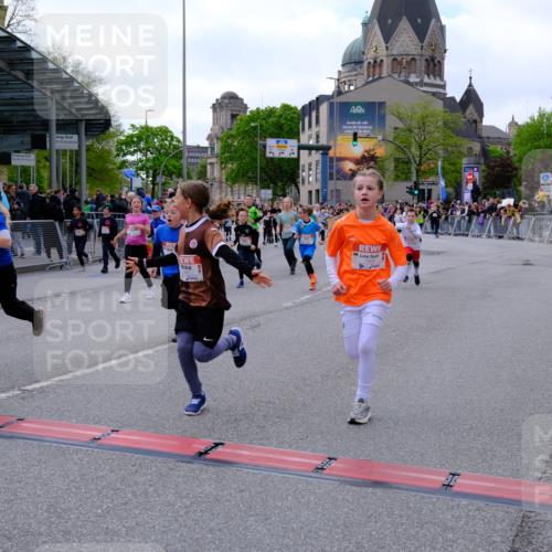 25.04.2026 - Das Zehntel Tim E. http://msf.ph/oto/9569528 25.04.2026 08:58:18 Ziel 1163, 1402, 1404, 1512, 1601, 1672, 1755, 1756, 1839, 1892, 1894, 1964, 1966, 1970, 1994, 2014, 2030, 2033, 2035, 2111, 2330, 2553, 2867, 2976, 2986, 2992, 3084, 3095, 3200, 3257, 3278, 3326, 3355, 3361, 3467, 3479, 3486, 3503, 3507, 3538, 3725, 3918, 3928, 3943, 3965 meine-sportfotos.de