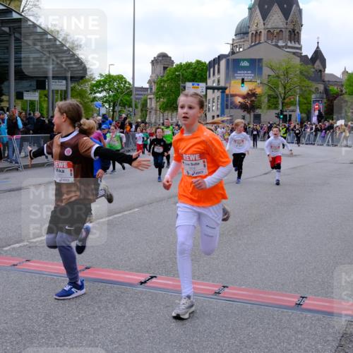 25.04.2026 - Das Zehntel Tim E. http://msf.ph/oto/9569531 25.04.2026 08:58:18 Ziel 1163, 1402, 1404, 1512, 1601, 1672, 1755, 1756, 1839, 1892, 1894, 1964, 1966, 1970, 1994, 2014, 2030, 2033, 2035, 2111, 2330, 2553, 2867, 2976, 2986, 2992, 3084, 3095, 3200, 3257, 3278, 3326, 3355, 3361, 3467, 3479, 3486, 3503, 3507, 3538, 3725, 3918, 3928, 3943, 3965 meine-sportfotos.de