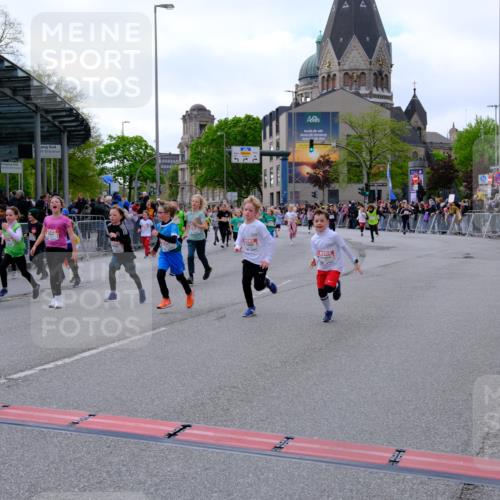 25.04.2026 - Das Zehntel Tim E. http://msf.ph/oto/9569534 25.04.2026 08:58:19 Ziel 1163, 1402, 1404, 1512, 1601, 1672, 1755, 1756, 1839, 1892, 1894, 1964, 1966, 1970, 1994, 2007, 2014, 2027, 2030, 2033, 2035, 2111, 2330, 2553, 2856, 2866, 2867, 2976, 2986, 2992, 3084, 3095, 3158, 3257, 3278, 3326, 3355, 3361, 3467, 3479, 3486, 3503, 3507, 3538, 3725, 3918, 3928, 3943, 3965 meine-sportfotos.de