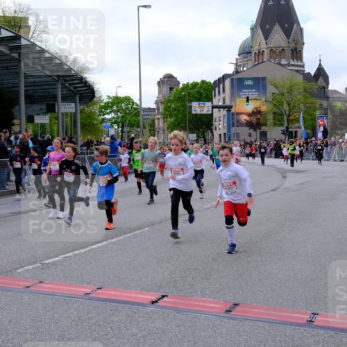 25.04.2026 - Das Zehntel Tim E. http://msf.ph/oto/9569538 25.04.2026 08:58:19 Ziel 1163, 1402, 1404, 1512, 1601, 1672, 1755, 1756, 1839, 1892, 1894, 1964, 1966, 1970, 1994, 2007, 2014, 2027, 2030, 2033, 2035, 2111, 2330, 2553, 2856, 2866, 2867, 2976, 2986, 2992, 3084, 3095, 3158, 3257, 3278, 3326, 3355, 3361, 3467, 3479, 3486, 3503, 3507, 3538, 3725, 3918, 3928, 3943, 3965 meine-sportfotos.de
