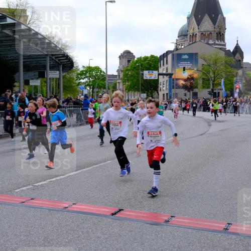 25.04.2026 - Das Zehntel Tim E. http://msf.ph/oto/9569540 25.04.2026 08:58:20 Ziel 1163, 1402, 1404, 1601, 1672, 1755, 1756, 1839, 1892, 1894, 1964, 1966, 1970, 1994, 2007, 2014, 2027, 2030, 2033, 2035, 2111, 2330, 2331, 2553, 2856, 2866, 2867, 2976, 2986, 2992, 3084, 3095, 3158, 3257, 3278, 3326, 3355, 3361, 3467, 3479, 3486, 3503, 3507, 3538, 3725, 3918, 3928, 3943, 3955, 3965 meine-sportfotos.de