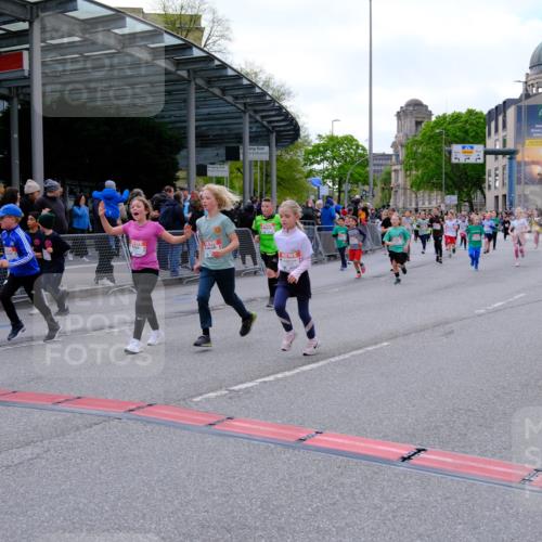 25.04.2026 - Das Zehntel Tim E. http://msf.ph/oto/9569544 25.04.2026 08:58:21 Ziel 1163, 1165, 1402, 1404, 1601, 1630, 1755, 1756, 1839, 1892, 1894, 1966, 1970, 1994, 2007, 2014, 2027, 2030, 2033, 2035, 2111, 2330, 2331, 2345, 2385, 2553, 2856, 2866, 2867, 2986, 3084, 3095, 3158, 3257, 3278, 3326, 3355, 3361, 3467, 3479, 3486, 3503, 3507, 3528, 3538, 3725, 3918, 3928, 3955, 3965 meine-sportfotos.de
