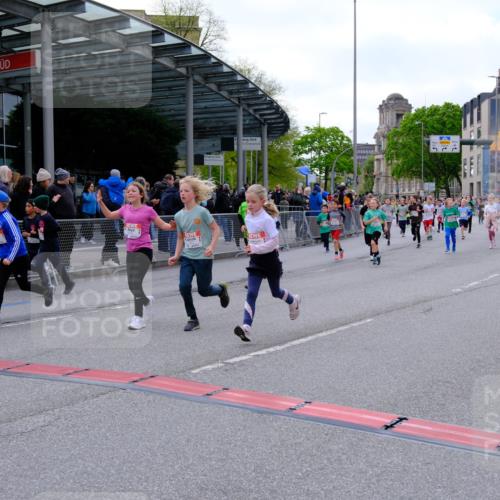 25.04.2026 - Das Zehntel Tim E. http://msf.ph/oto/9569545 25.04.2026 08:58:21 Ziel 1163, 1165, 1402, 1404, 1601, 1630, 1755, 1756, 1839, 1892, 1894, 1966, 1970, 1994, 2007, 2014, 2027, 2030, 2033, 2035, 2111, 2330, 2331, 2345, 2385, 2553, 2856, 2866, 2867, 2986, 3084, 3095, 3158, 3257, 3278, 3326, 3355, 3361, 3467, 3479, 3486, 3503, 3507, 3528, 3538, 3725, 3918, 3928, 3955, 3965 meine-sportfotos.de