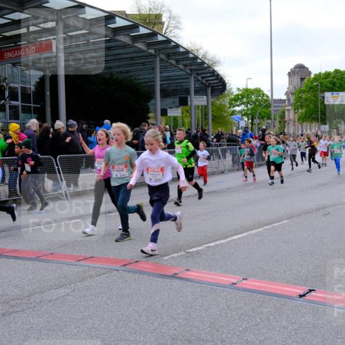 25.04.2026 - Das Zehntel Tim E. http://msf.ph/oto/9569548 25.04.2026 08:58:21 Ziel 1163, 1165, 1402, 1404, 1601, 1630, 1755, 1756, 1839, 1892, 1894, 1966, 1970, 1994, 2007, 2014, 2027, 2030, 2033, 2035, 2111, 2330, 2331, 2345, 2385, 2553, 2856, 2866, 2867, 2986, 3084, 3095, 3158, 3257, 3278, 3326, 3355, 3361, 3467, 3479, 3486, 3503, 3507, 3528, 3538, 3725, 3918, 3928, 3955, 3965 meine-sportfotos.de