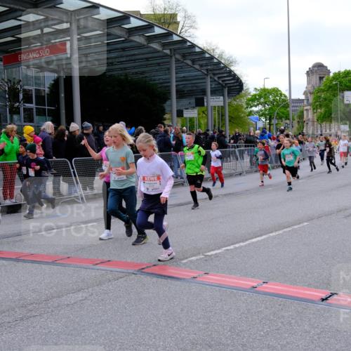 25.04.2026 - Das Zehntel Tim E. http://msf.ph/oto/9569549 25.04.2026 08:58:21 Ziel 1163, 1165, 1402, 1404, 1601, 1630, 1755, 1756, 1839, 1892, 1894, 1966, 1970, 1994, 2007, 2014, 2027, 2030, 2033, 2035, 2111, 2330, 2331, 2345, 2385, 2553, 2856, 2866, 2867, 2986, 3084, 3095, 3158, 3257, 3278, 3326, 3355, 3361, 3467, 3479, 3486, 3503, 3507, 3528, 3538, 3725, 3918, 3928, 3955, 3965 meine-sportfotos.de
