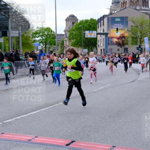 25.04.2026 - Das Zehntel Tim E. http://msf.ph/oto/9569554 25.04.2026 08:58:23 Ziel 1162, 1165, 1404, 1600, 1601, 1605, 1619, 1626, 1630, 1755, 1756, 1839, 1966, 1970, 1994, 2007, 2014, 2027, 2033, 2111, 2330, 2331, 2337, 2345, 2385, 2441, 2553, 2714, 2838, 2854, 2856, 2863, 2866, 2986, 3084, 3095, 3158, 3278, 3326, 3355, 3361, 3467, 3479, 3486, 3503, 3528, 3538, 3565, 3725, 3918, 3928, 3955, 3965 meine-sportfotos.de