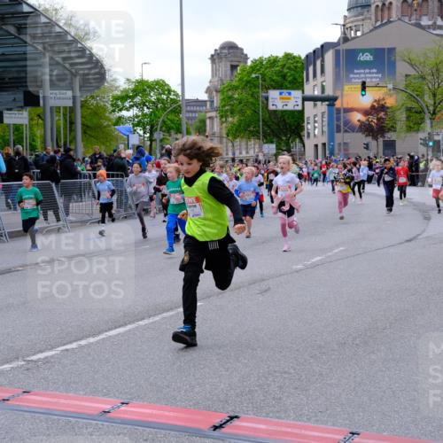 25.04.2026 - Das Zehntel Tim E. http://msf.ph/oto/9569555 25.04.2026 08:58:23 Ziel 1162, 1165, 1404, 1600, 1601, 1605, 1619, 1626, 1630, 1755, 1756, 1839, 1966, 1970, 1994, 2007, 2014, 2027, 2033, 2111, 2330, 2331, 2337, 2345, 2385, 2441, 2553, 2714, 2838, 2854, 2856, 2863, 2866, 2986, 3084, 3095, 3158, 3278, 3326, 3355, 3361, 3467, 3479, 3486, 3503, 3528, 3538, 3565, 3725, 3918, 3928, 3955, 3965 meine-sportfotos.de