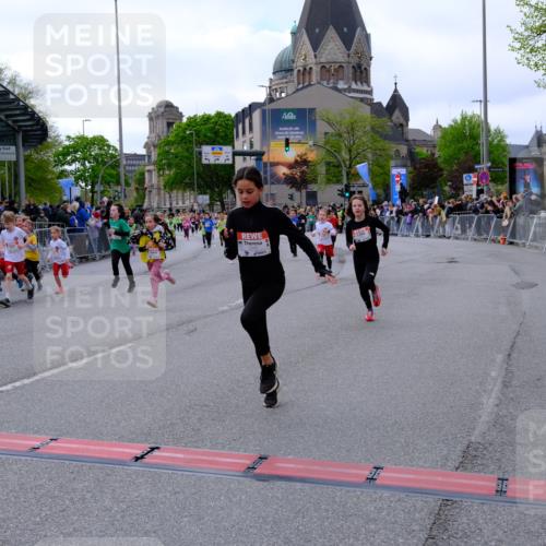 25.04.2026 - Das Zehntel Tim E. http://msf.ph/oto/9569561 25.04.2026 08:58:26 Ziel 1162, 1165, 1600, 1601, 1605, 1619, 1626, 1630, 1756, 1970, 2007, 2027, 2033, 2093, 2111, 2331, 2337, 2345, 2385, 2441, 2465, 2553, 2714, 2838, 2854, 2856, 2863, 2866, 2885, 2887, 3084, 3095, 3158, 3278, 3326, 3376, 3467, 3486, 3503, 3518, 3528, 3538, 3565, 3702, 3918, 3928, 3955 meine-sportfotos.de