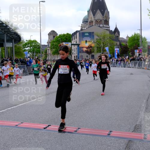 25.04.2026 - Das Zehntel Tim E. http://msf.ph/oto/9569563 25.04.2026 08:58:26 Ziel 1162, 1165, 1600, 1601, 1605, 1619, 1626, 1630, 1756, 1970, 2007, 2027, 2033, 2093, 2111, 2331, 2337, 2345, 2385, 2441, 2465, 2553, 2714, 2838, 2854, 2856, 2863, 2866, 2885, 2887, 3084, 3095, 3158, 3278, 3326, 3376, 3467, 3486, 3503, 3518, 3528, 3538, 3565, 3702, 3918, 3928, 3955 meine-sportfotos.de